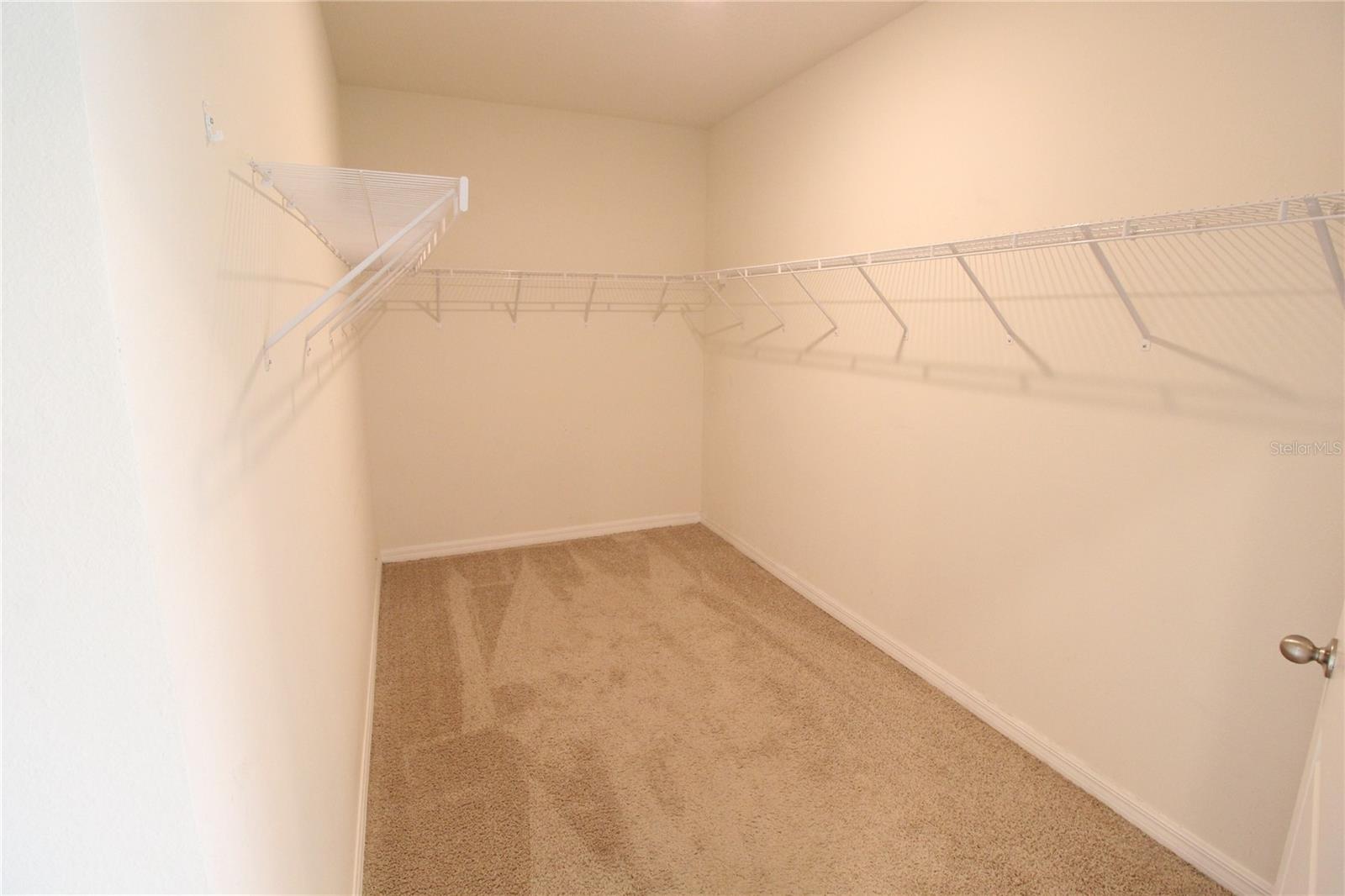 Image 24 of 41 For 16474 Woodside Glen