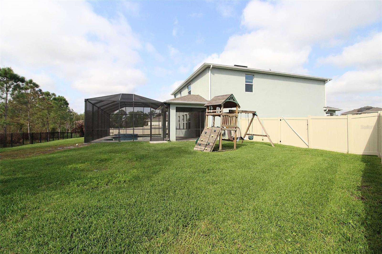 Image 3 of 41 For 16474 Woodside Glen