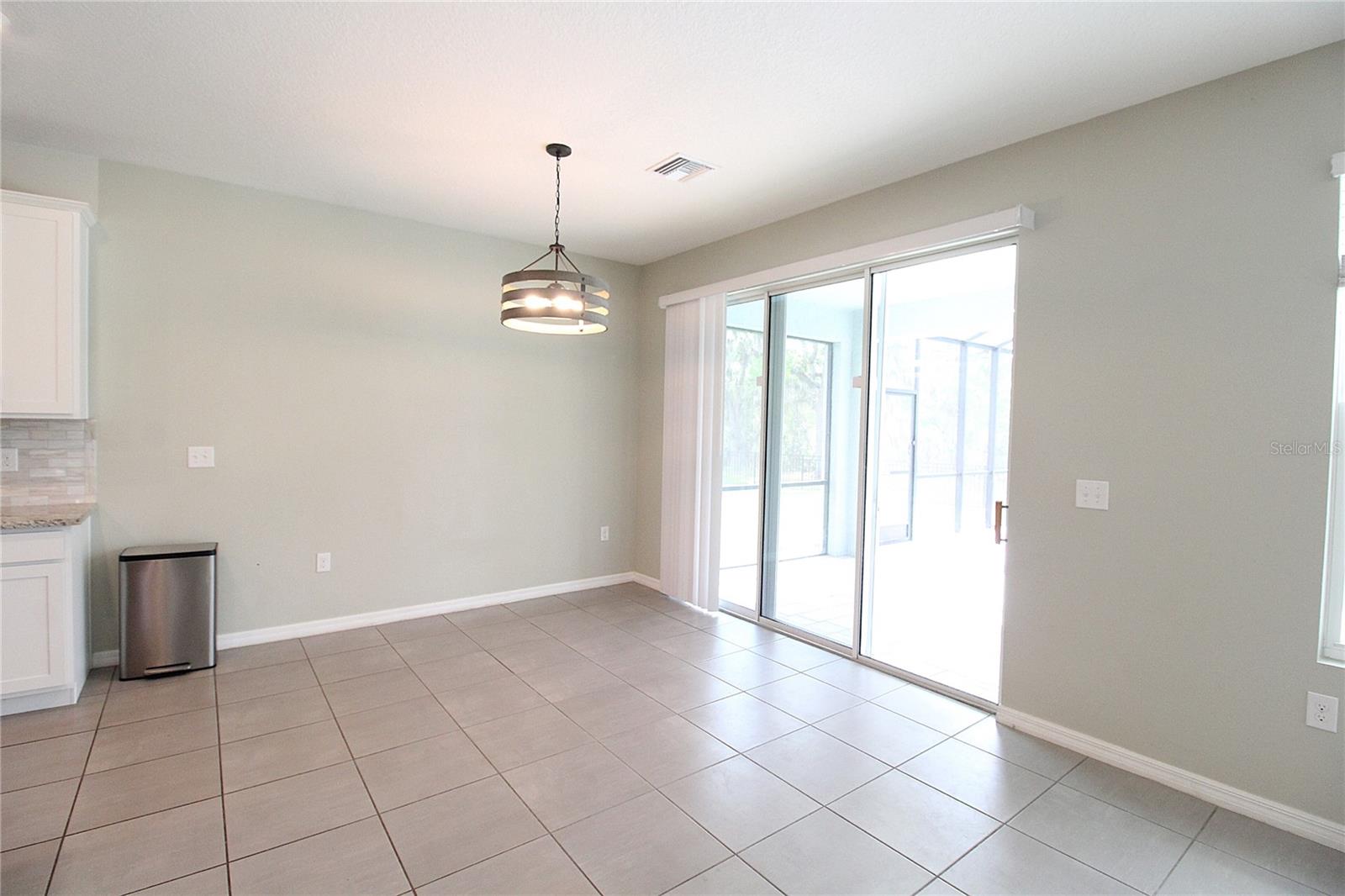 Image 32 of 41 For 16474 Woodside Glen