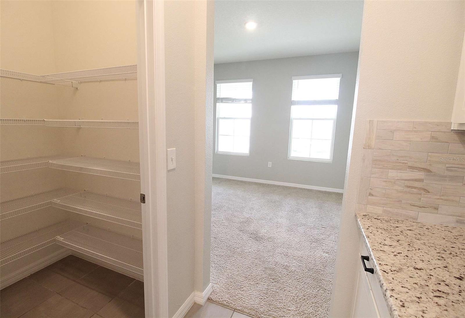 Image 34 of 41 For 16474 Woodside Glen