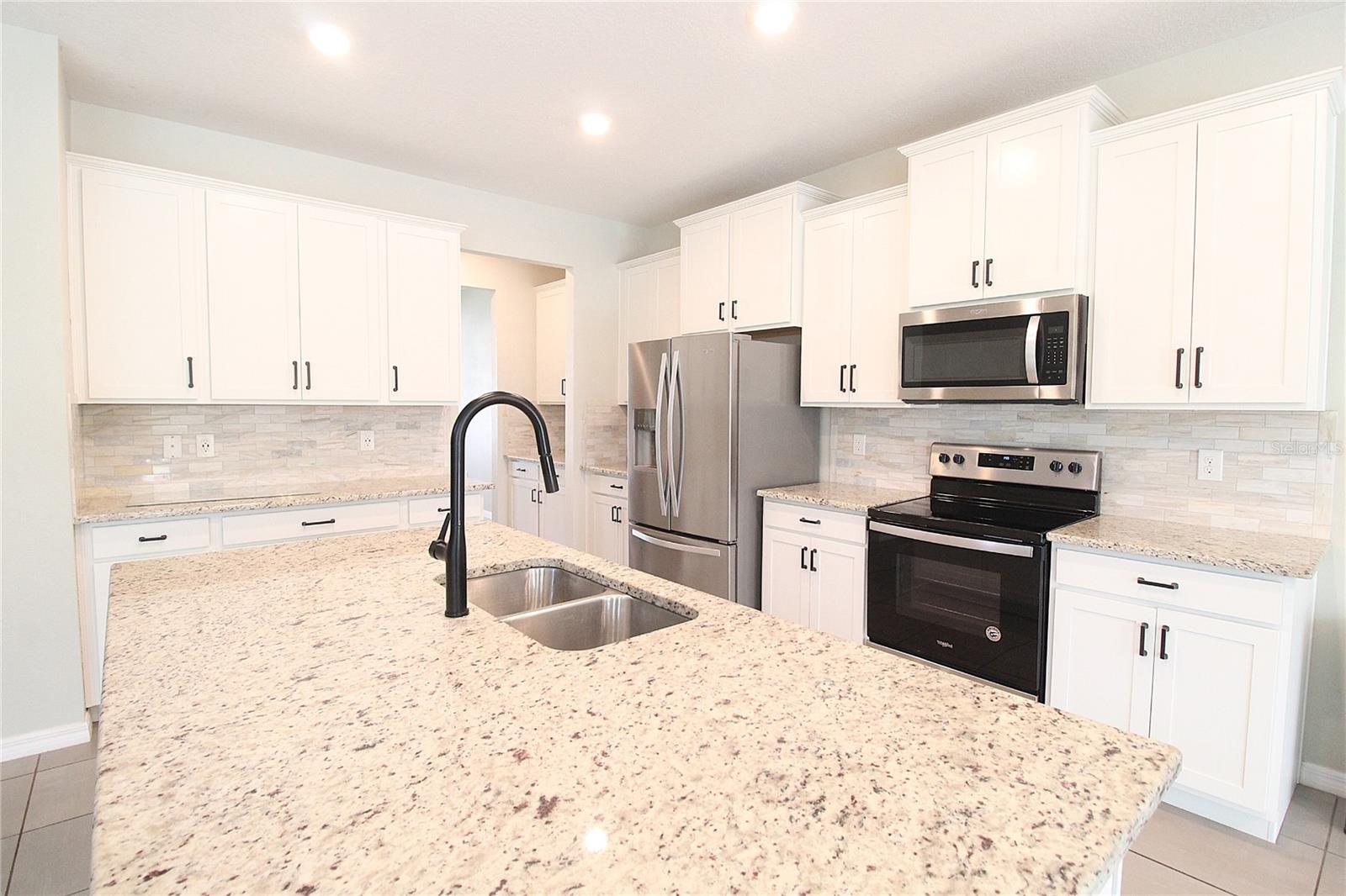 Image 6 of 41 For 16474 Woodside Glen