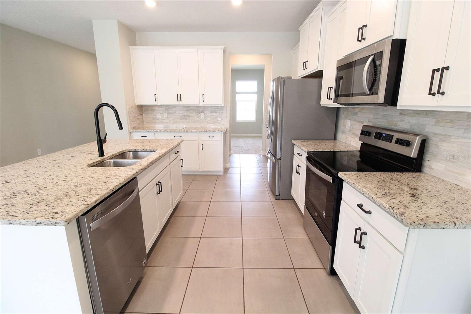 Image 9 of 41 For 16474 Woodside Glen