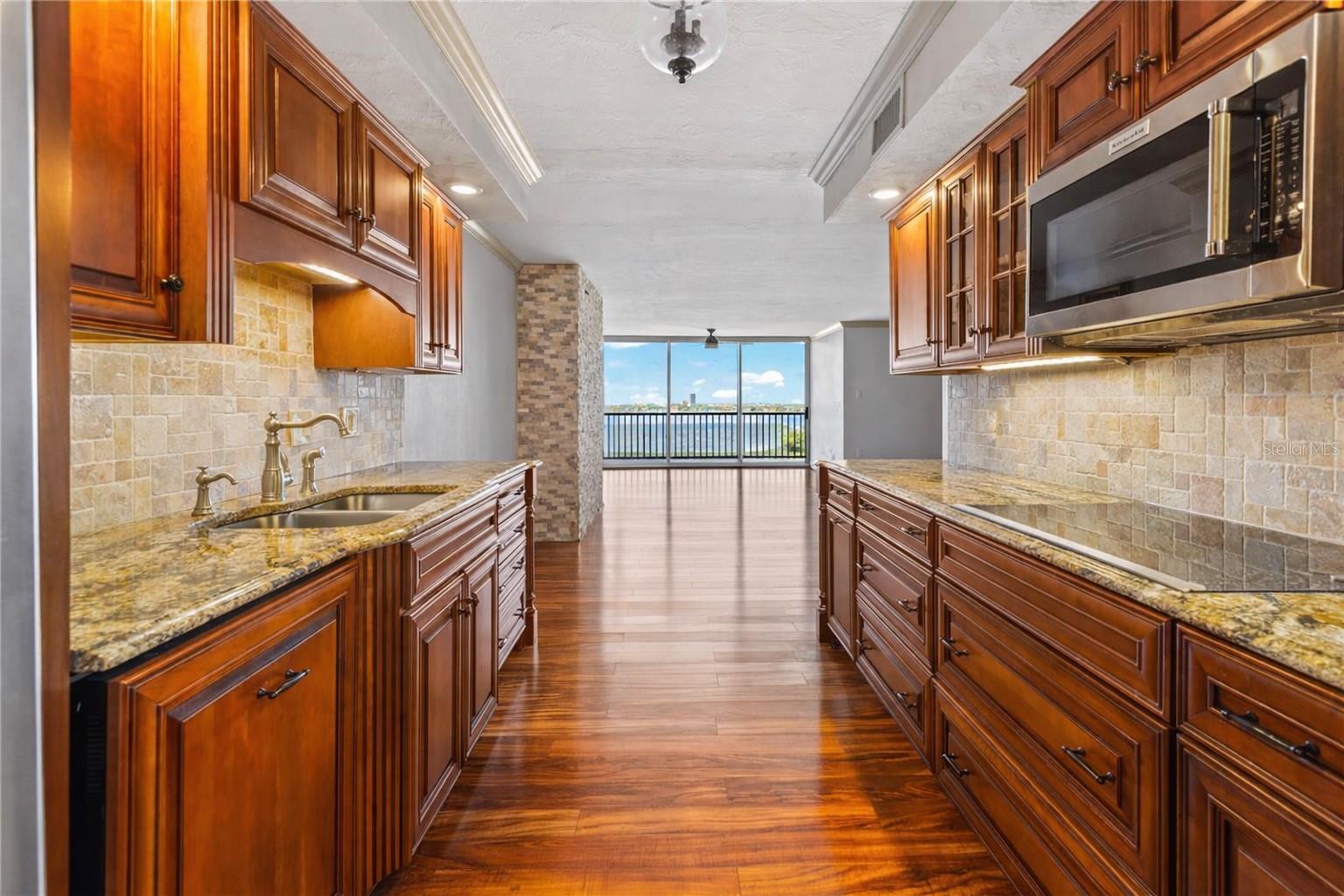 Image 4 of 18 For 435 Gulfstream Avenue 1103