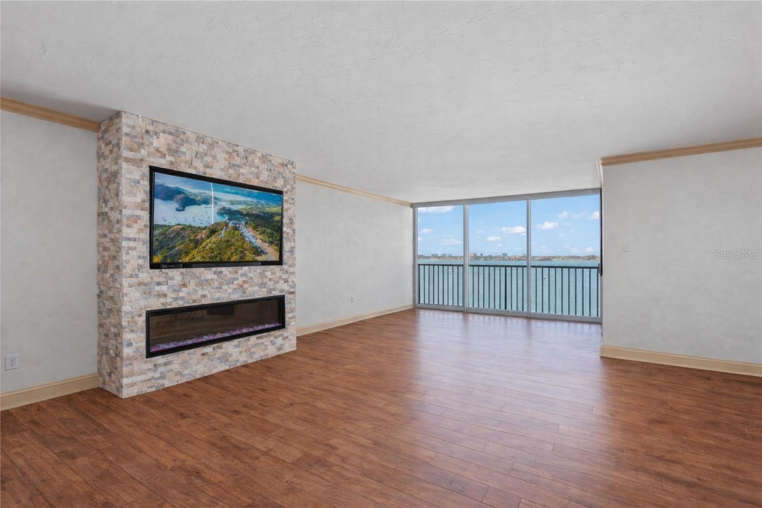 Image 6 of 18 For 435 Gulfstream Avenue 1103