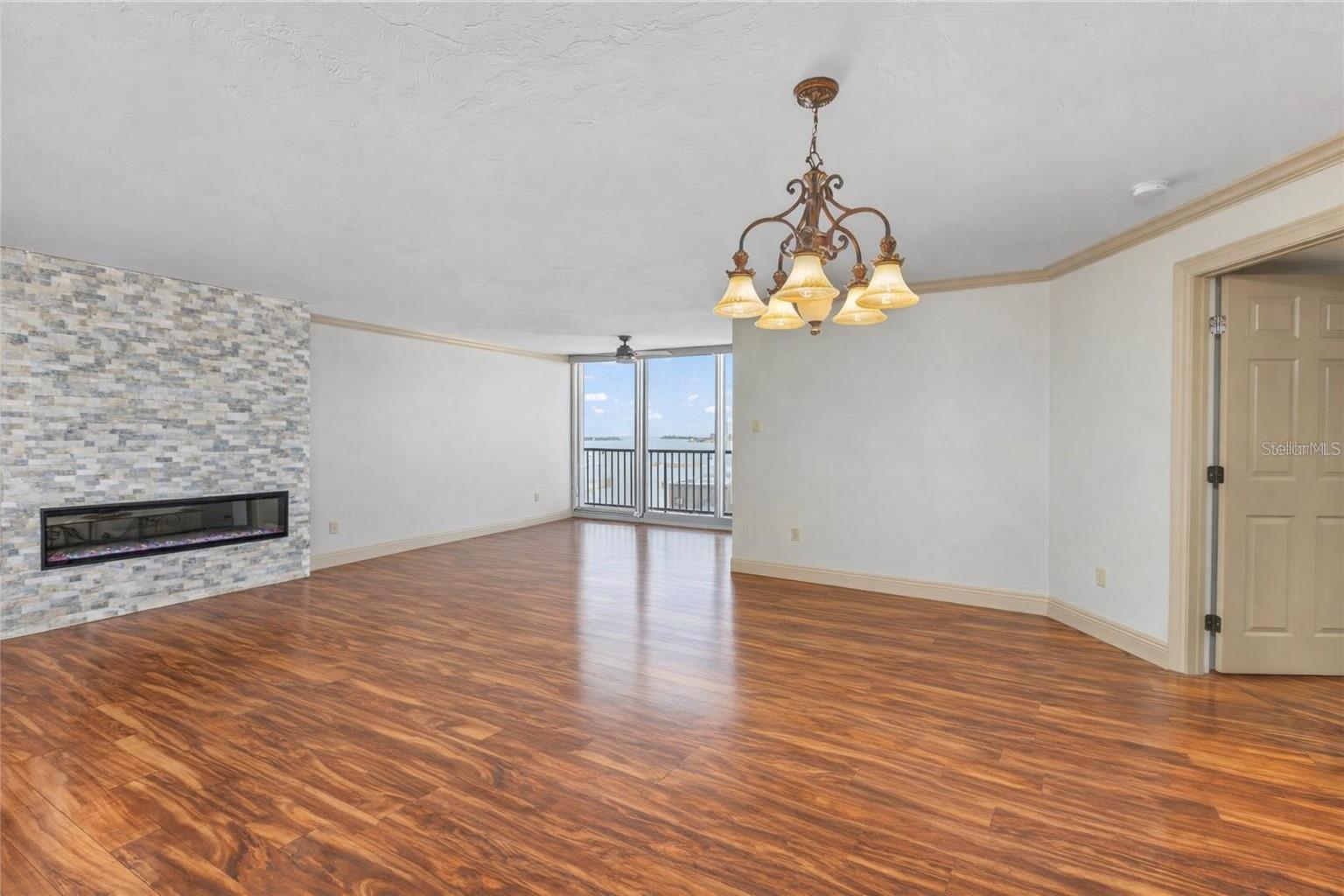 Image 8 of 18 For 435 Gulfstream Avenue 1103