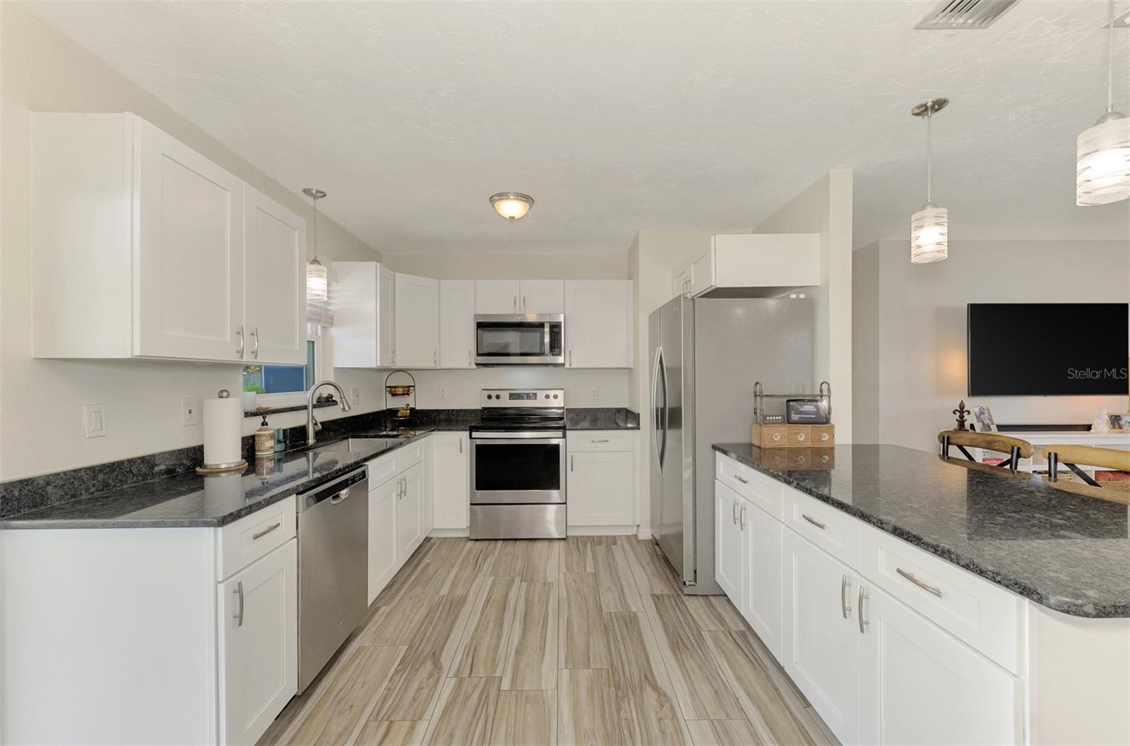 Image 22 of 56 For 5807 28th Avenue Drive E