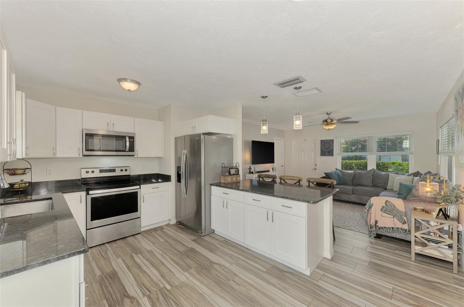 Image 23 of 56 For 5807 28th Avenue Drive E