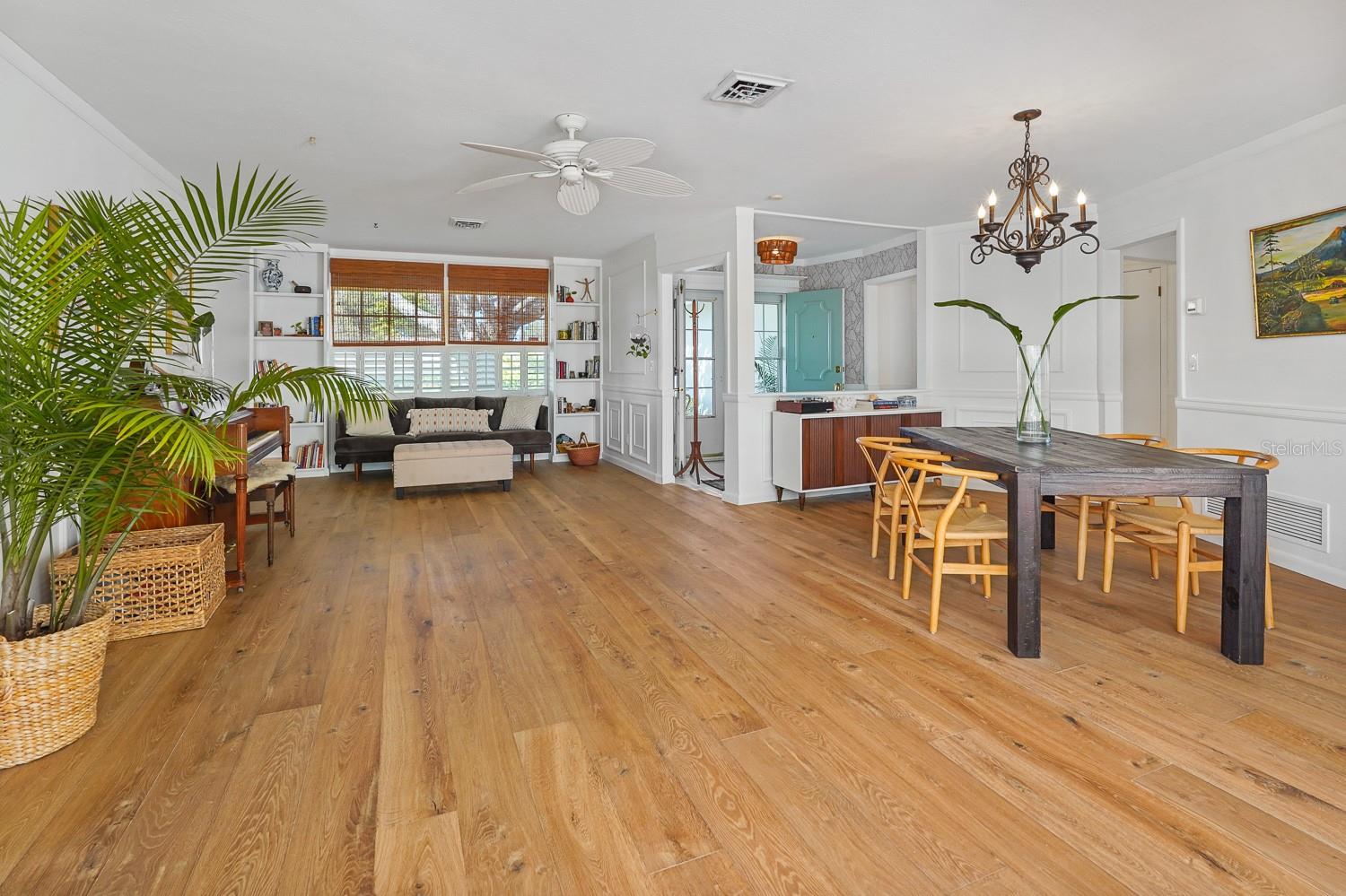 Image 10 of 37 For 216 Matisse Circle N