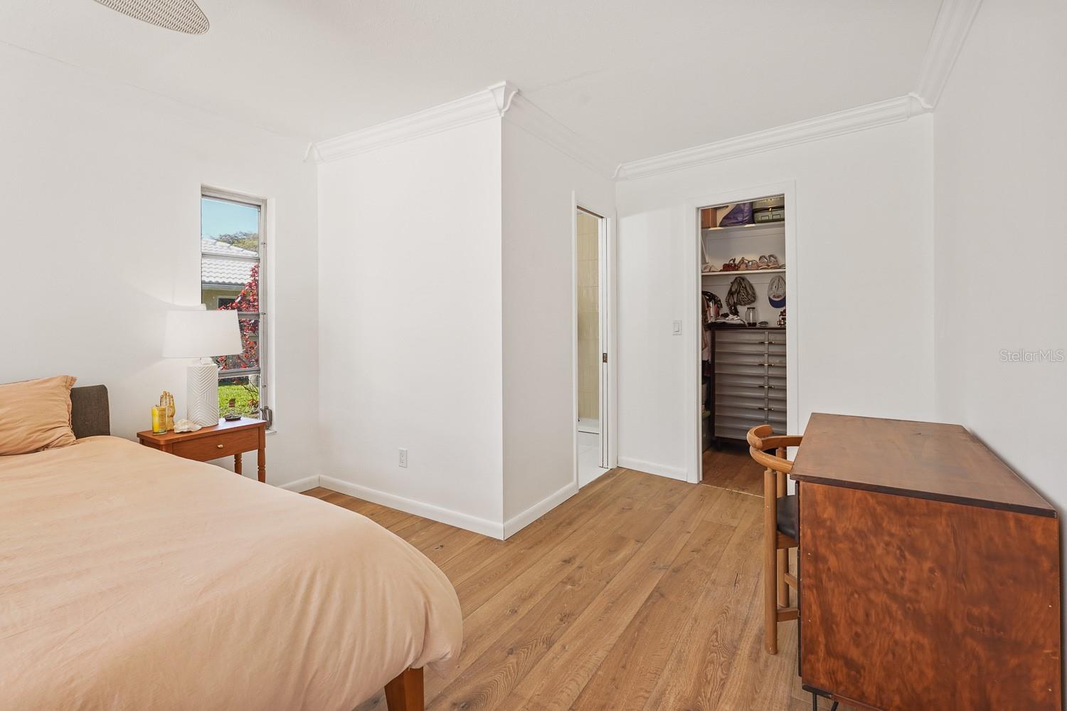 Image 19 of 37 For 216 Matisse Circle N