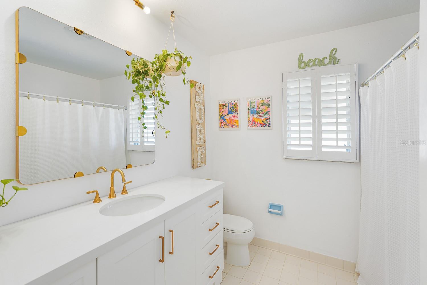 Image 27 of 37 For 216 Matisse Circle N