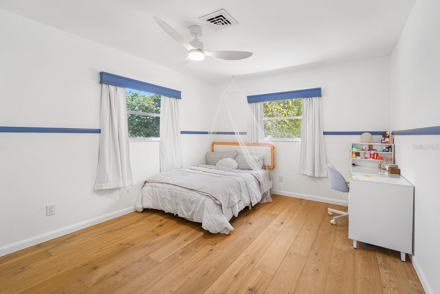 Image 28 of 37 For 216 Matisse Circle N