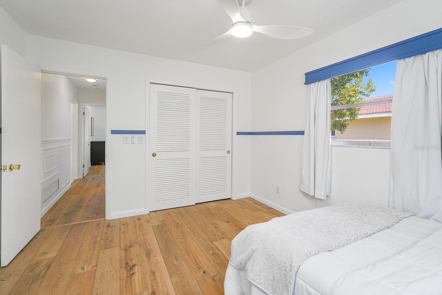 Image 29 of 37 For 216 Matisse Circle N