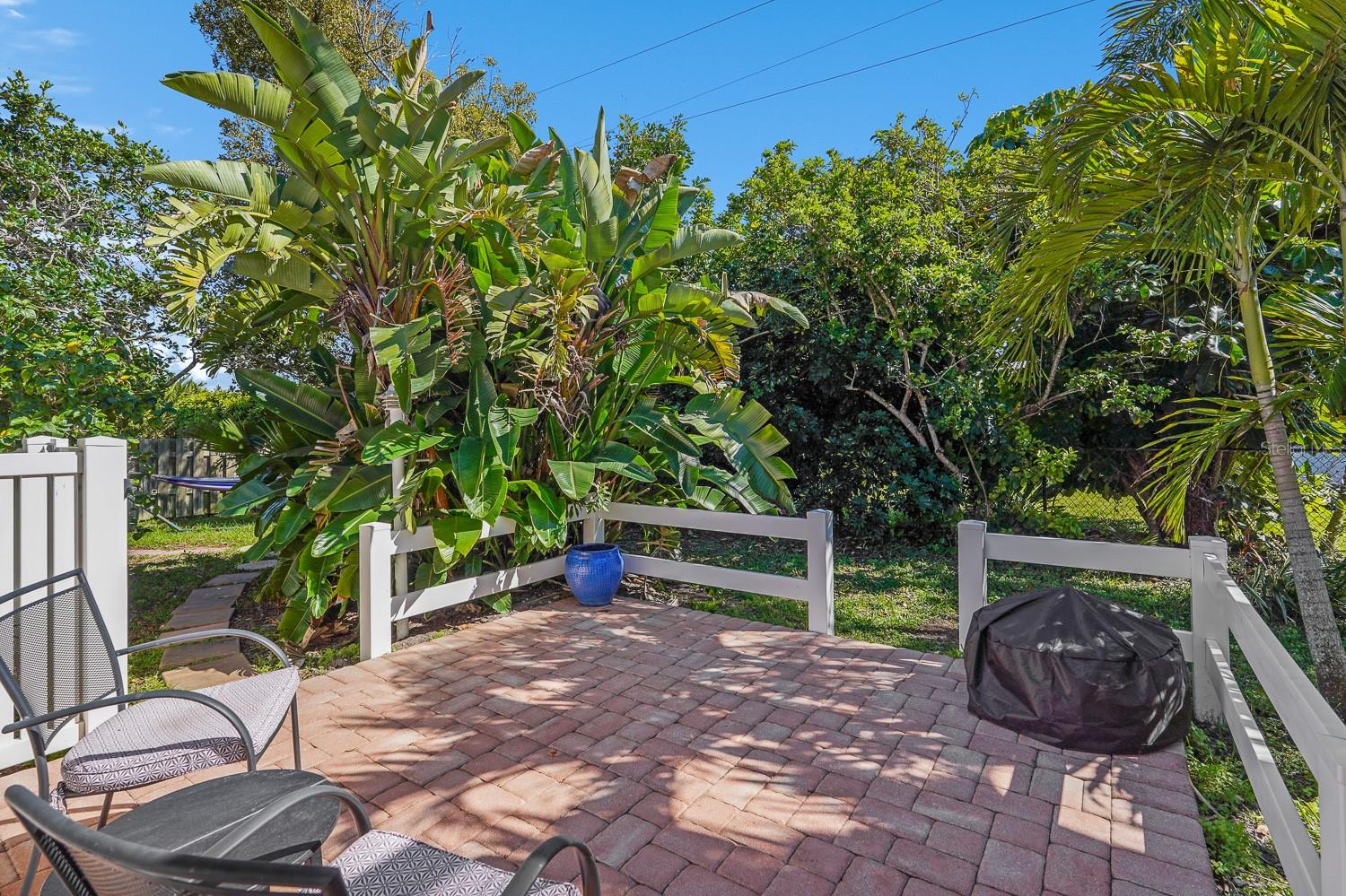 Image 33 of 37 For 216 Matisse Circle N