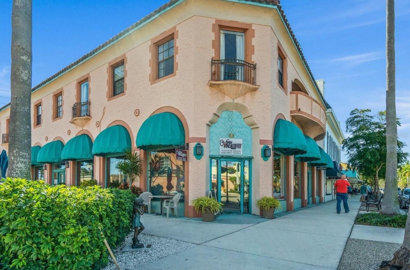 Image 25 of 33 For 208 Corelli Drive