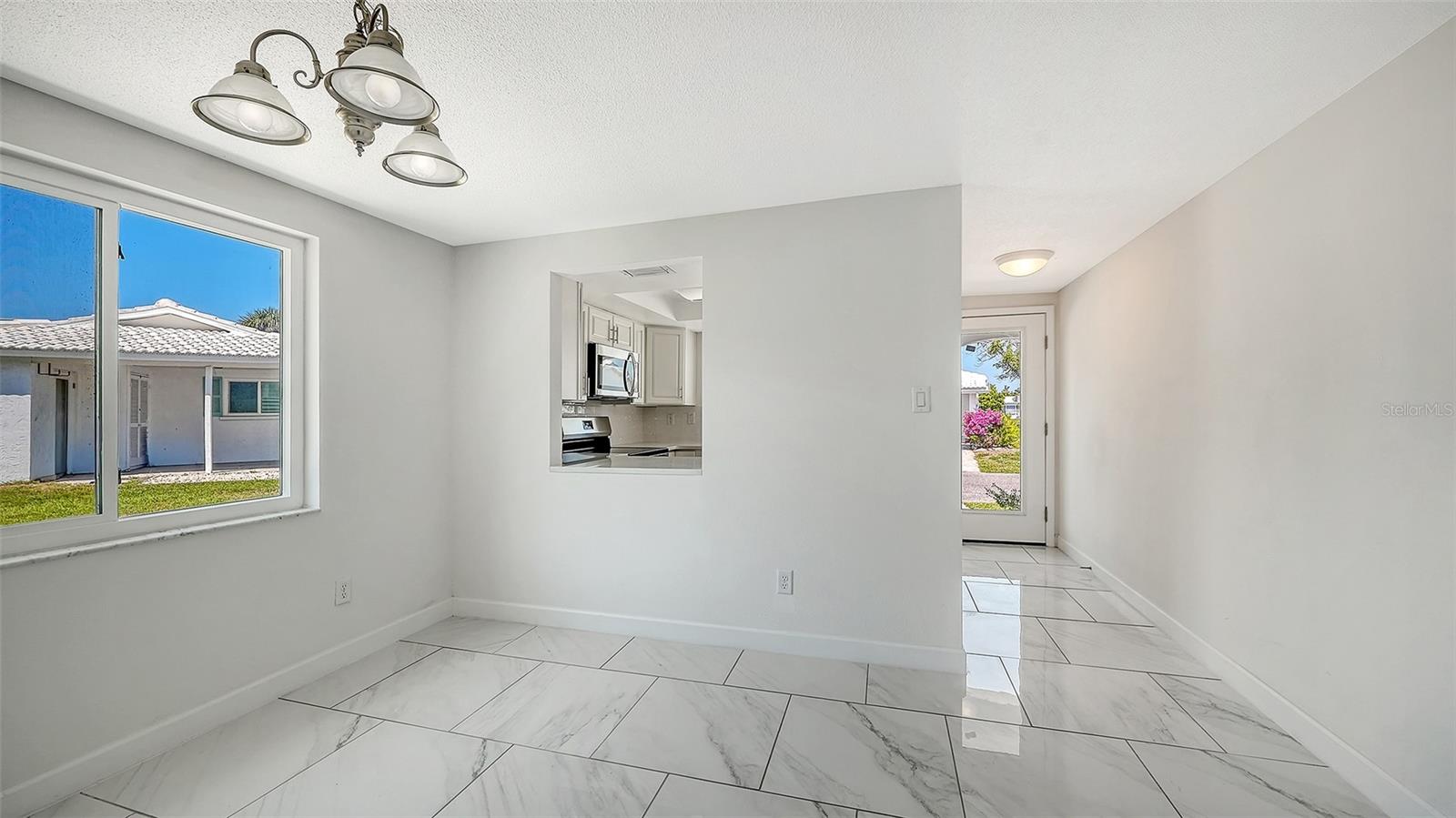 Image 18 of 72 For 554 Spanish Drive S