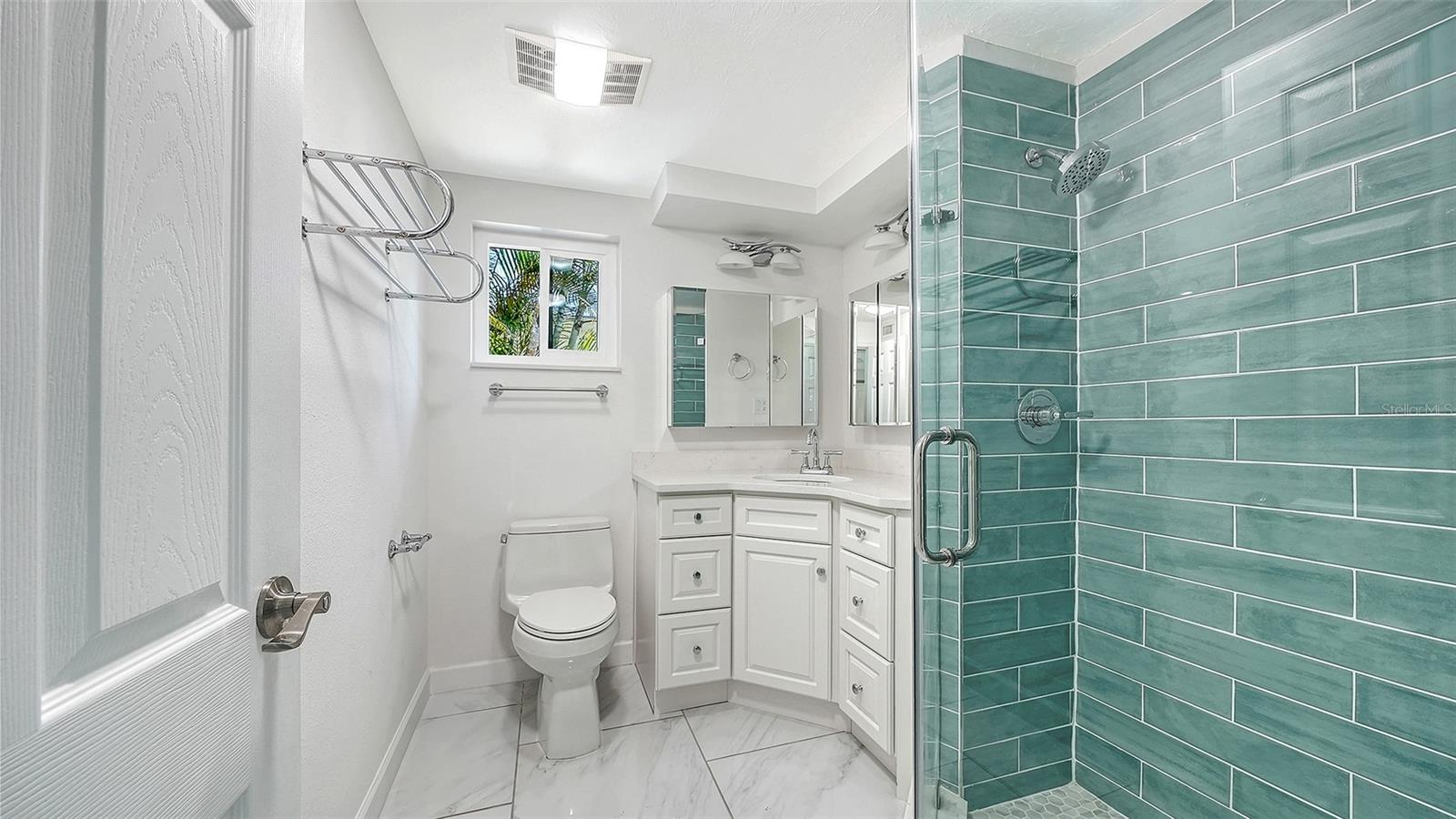 Image 22 of 72 For 554 Spanish Drive S