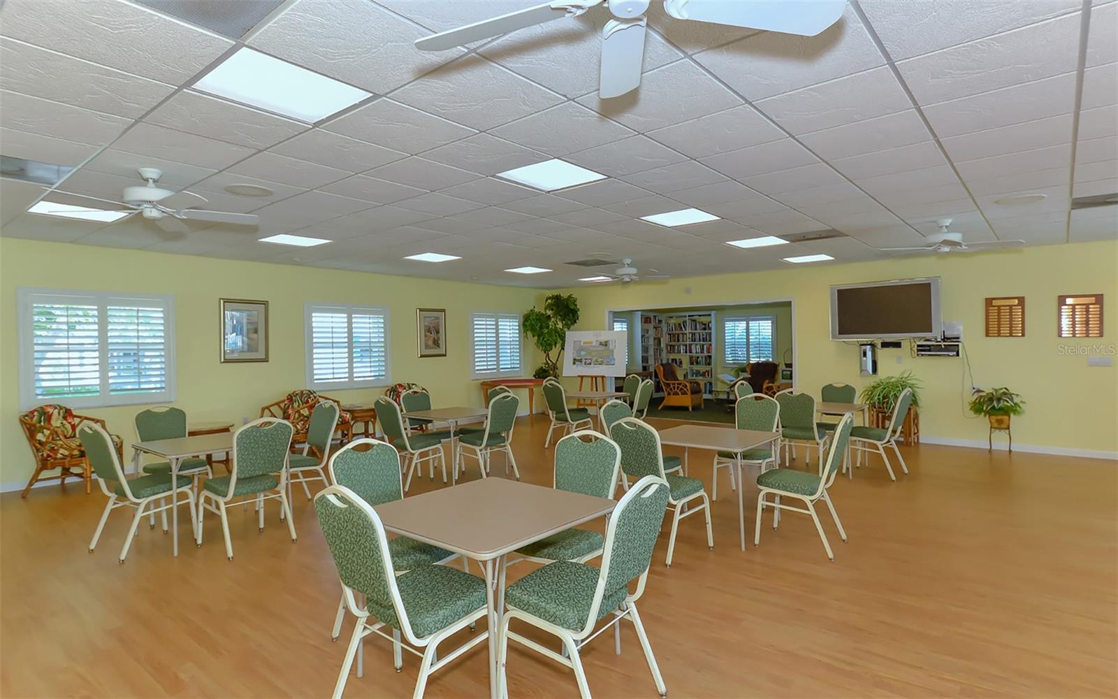 Image 49 of 72 For 554 Spanish Drive S