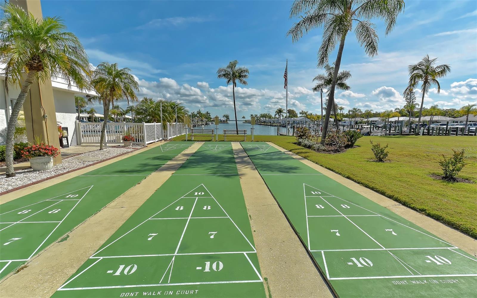 Image 52 of 72 For 554 Spanish Drive S