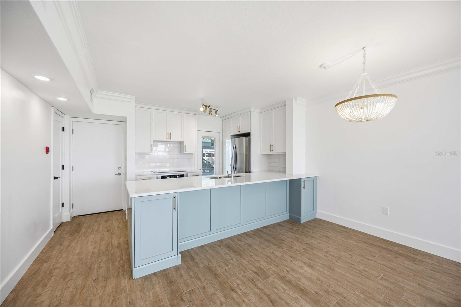 Image 12 of 52 For 769 John Ringling Boulevard 2