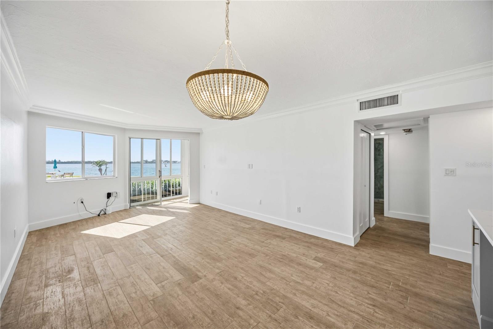 Image 16 of 52 For 769 John Ringling Boulevard 2