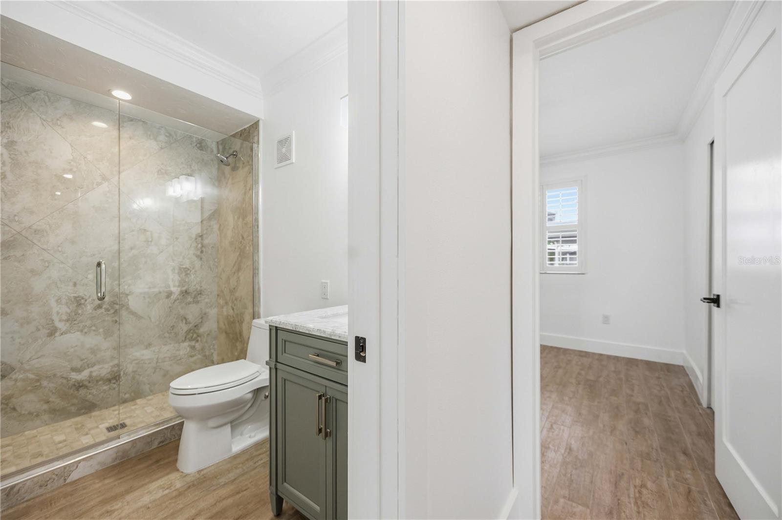 Image 37 of 52 For 769 John Ringling Boulevard 2