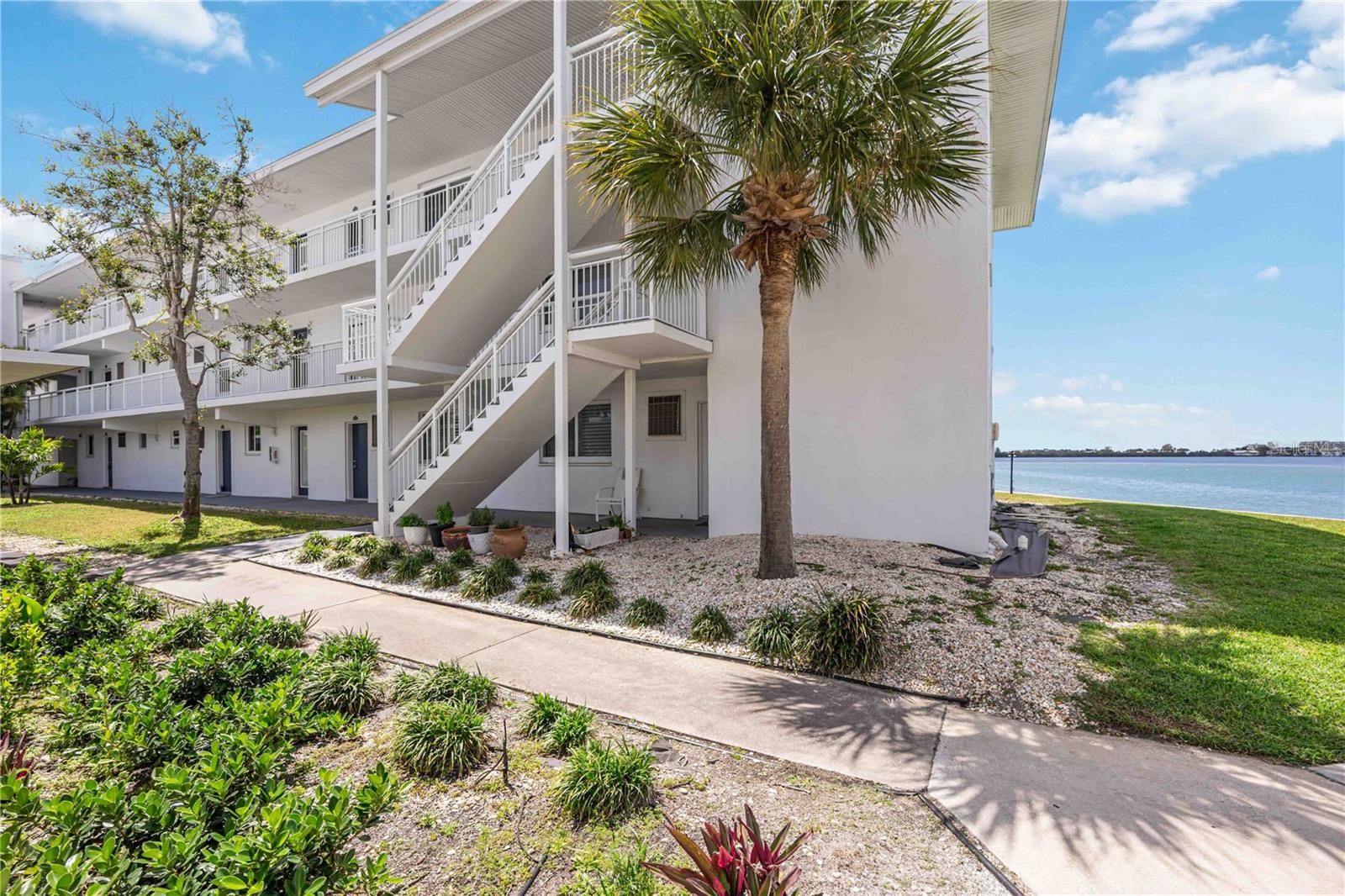 Image 41 of 52 For 769 John Ringling Boulevard 2