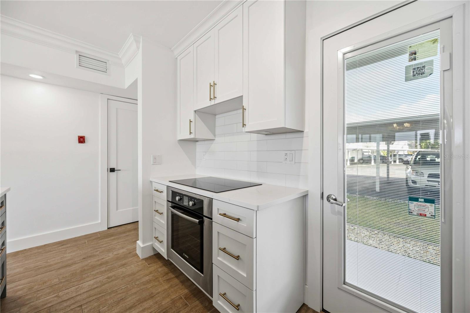 Image 7 of 52 For 769 John Ringling Boulevard 2