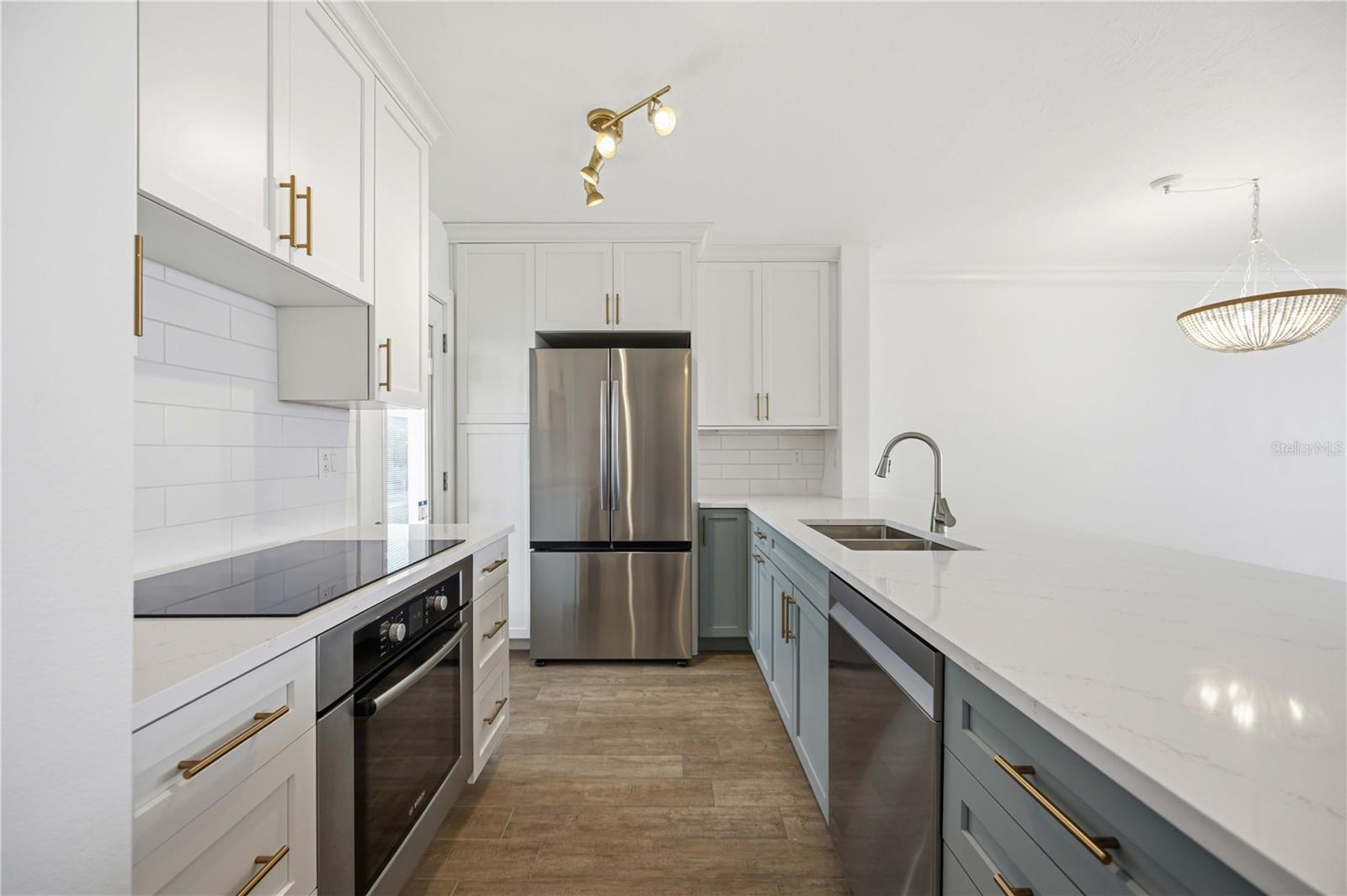 Image 9 of 52 For 769 John Ringling Boulevard 2