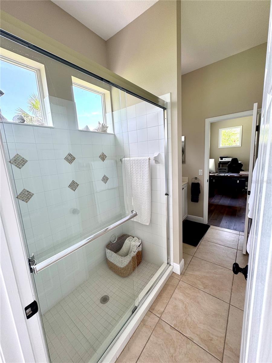 Image 37 of 62 For 1539 Ormond Terrace