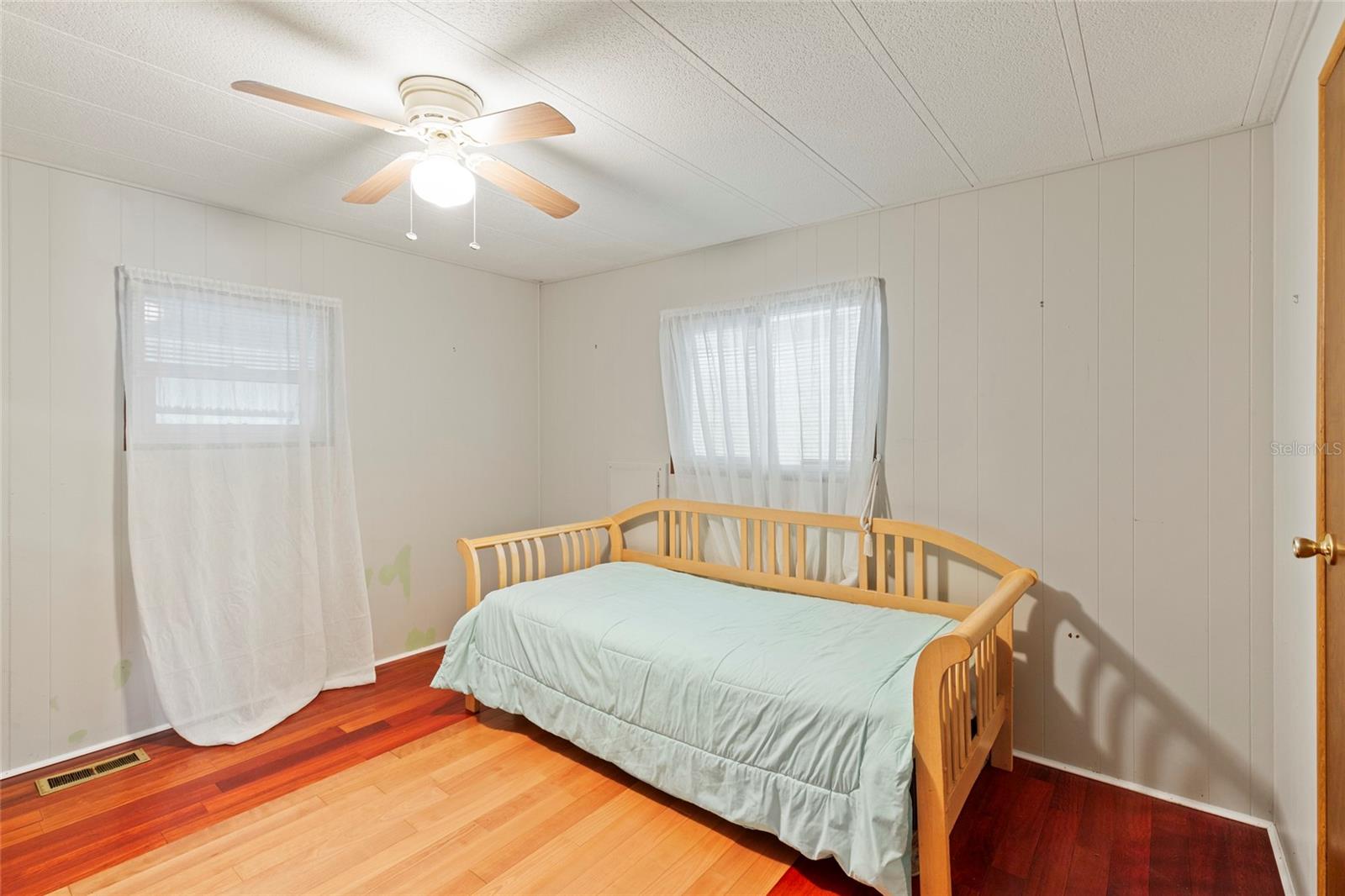 Image 19 of 30 For 4404 12th Street Court E