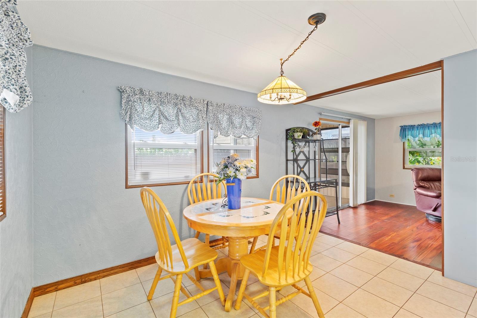 Image 5 of 30 For 4404 12th Street Court E