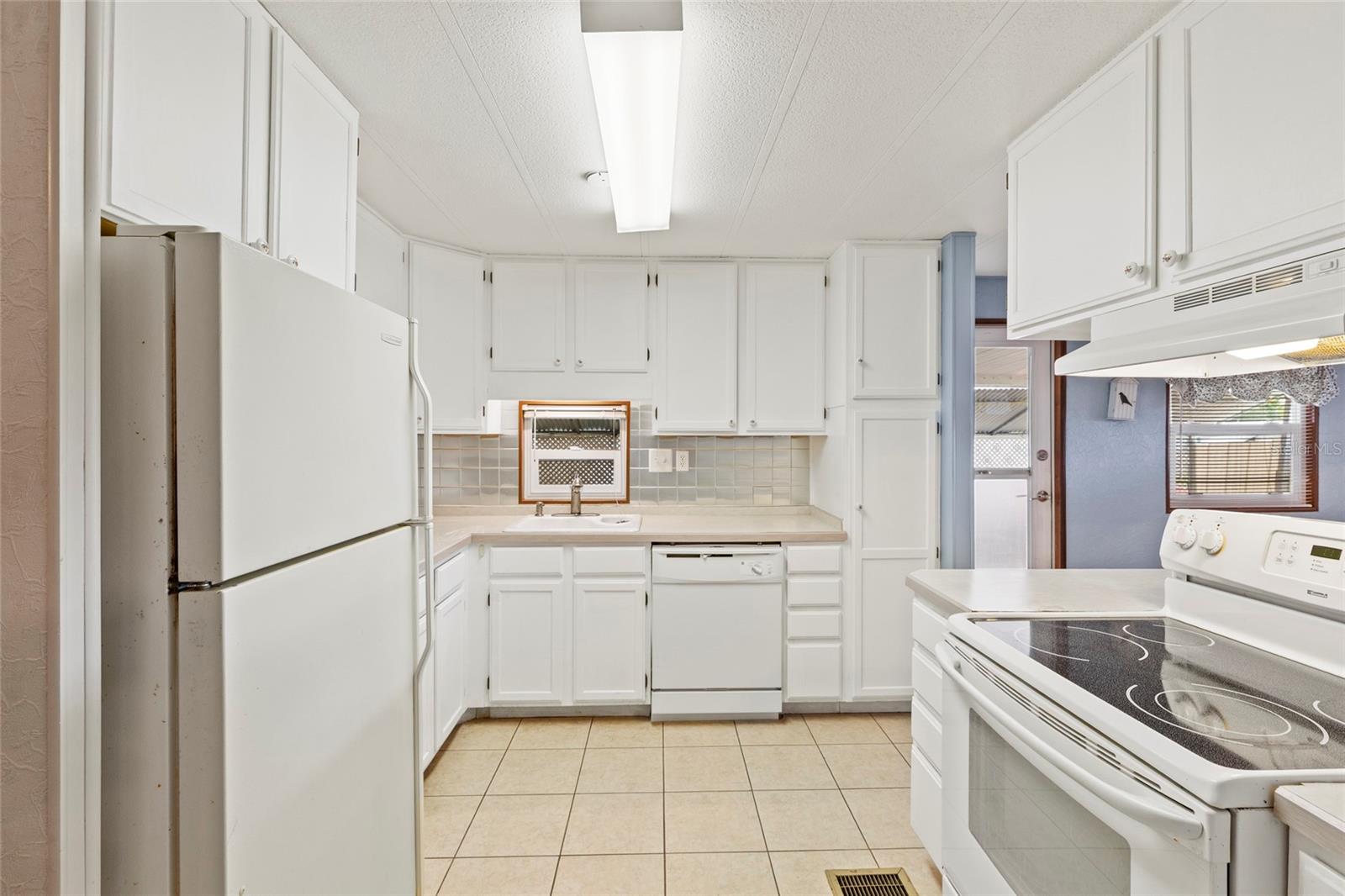 Image 8 of 30 For 4404 12th Street Court E