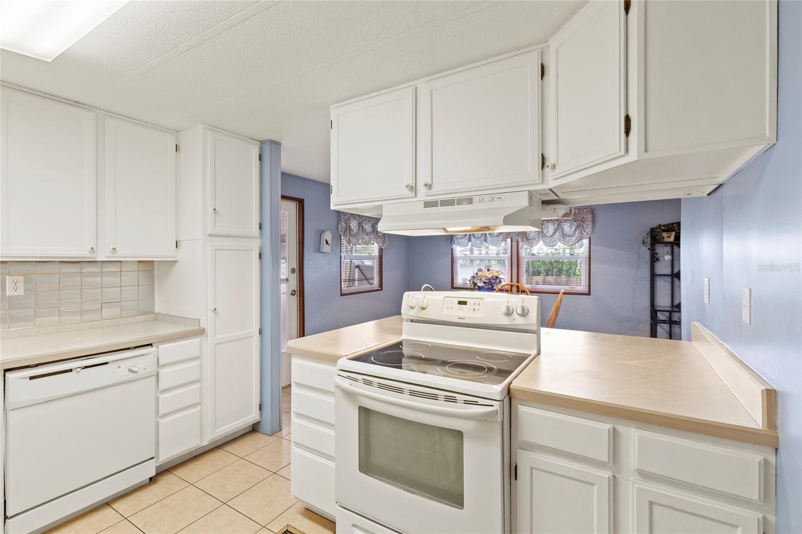 Image 9 of 30 For 4404 12th Street Court E