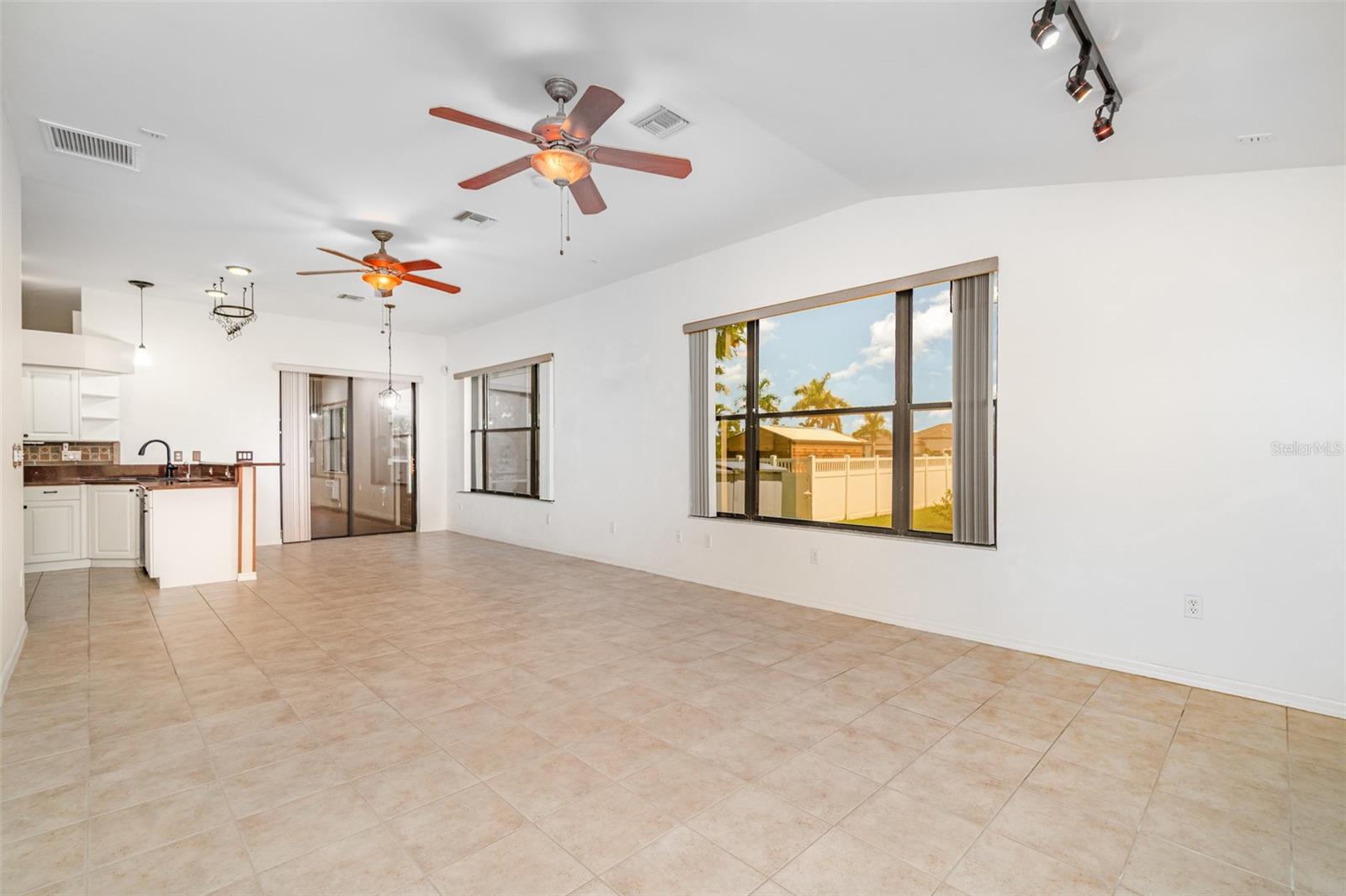 Image 15 of 34 For 2725 28th Place