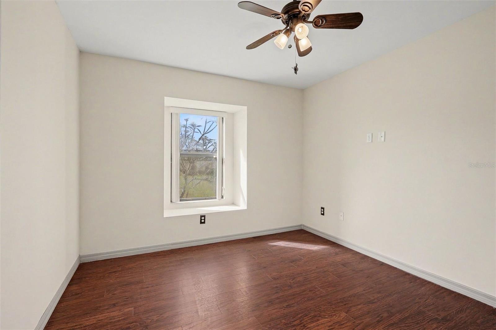 Image 17 of 34 For 2725 28th Place