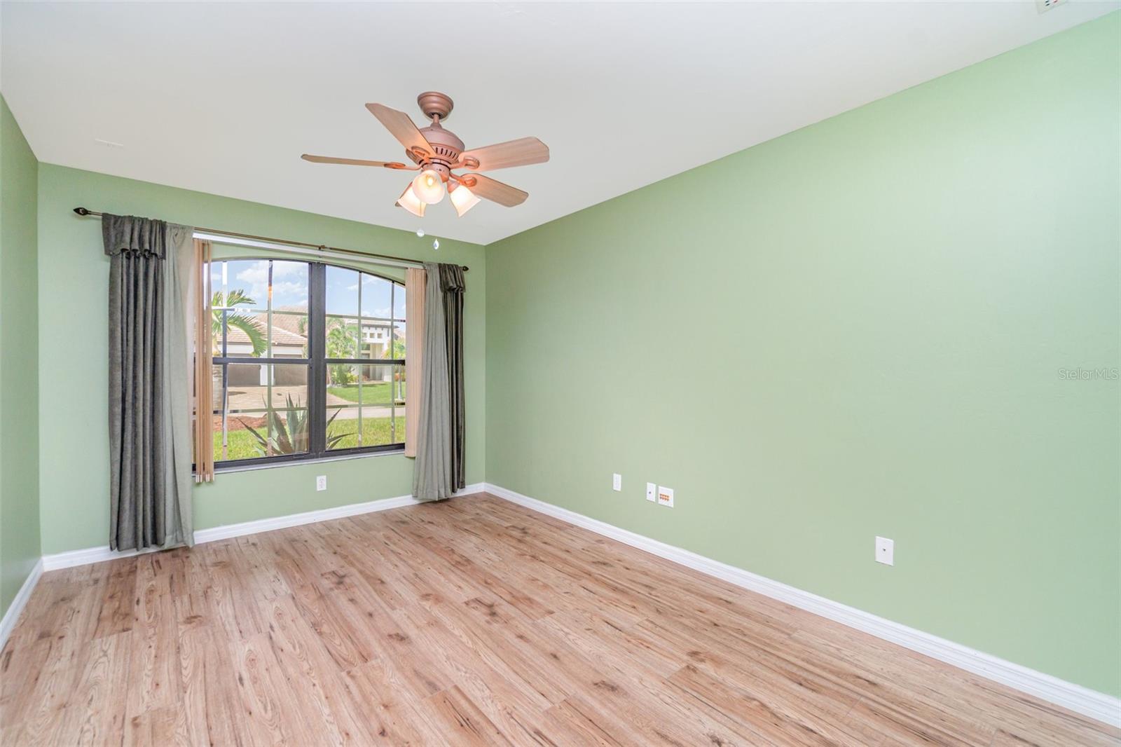 Image 22 of 34 For 2725 28th Place