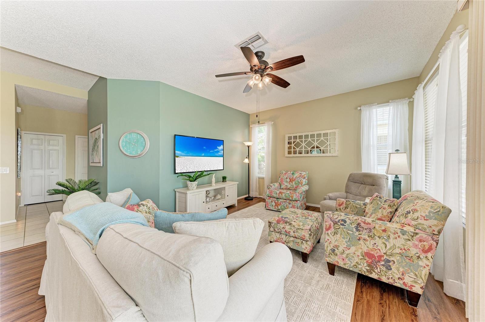 Image 6 of 42 For 5210 52nd Avenue W