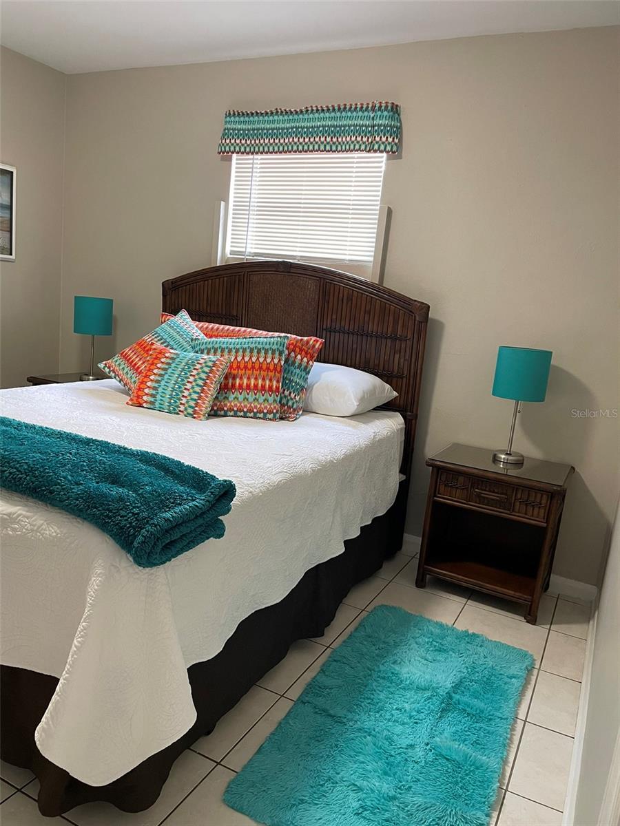 Image 27 of 63 For 828 Tuttle Avenue A