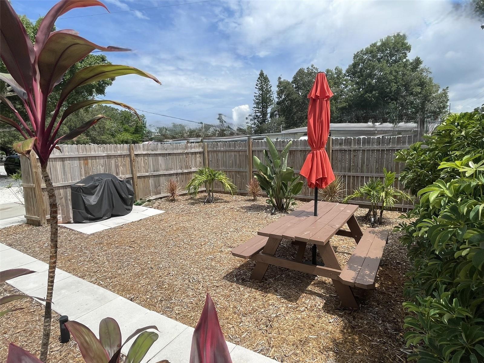 Image 4 of 63 For 828 Tuttle Avenue A