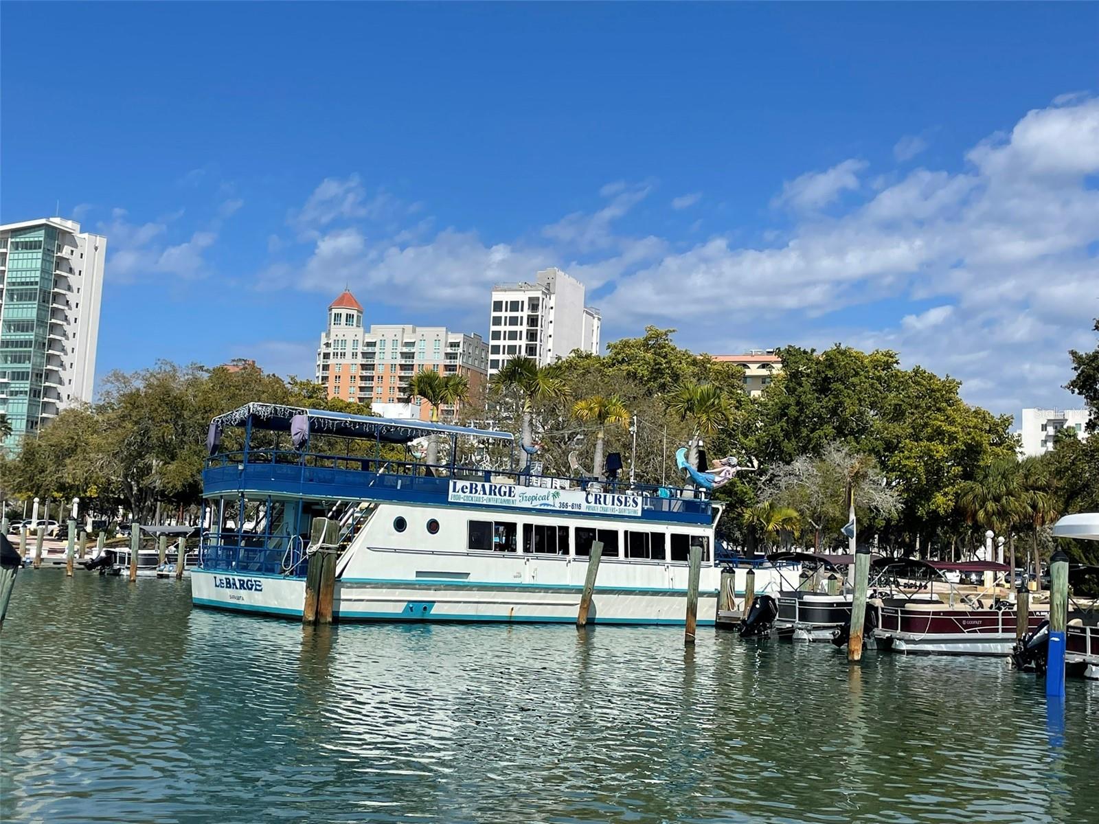 Image 43 of 63 For 828 Tuttle Avenue A