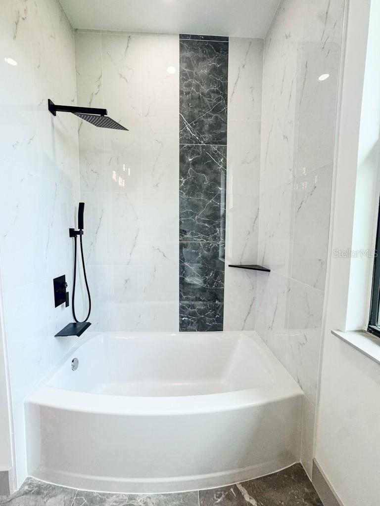 Image 11 of 18 For 4323 La France Avenue