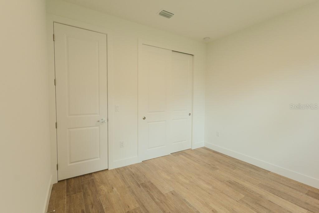 Image 14 of 18 For 4323 La France Avenue