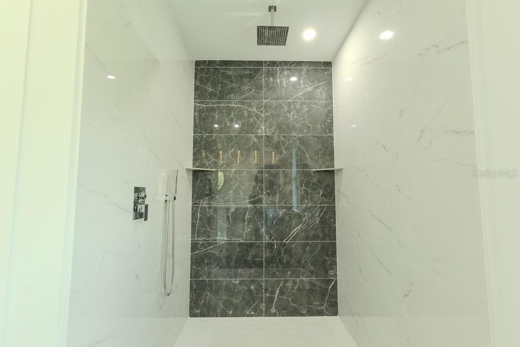 Image 8 of 18 For 4323 La France Avenue