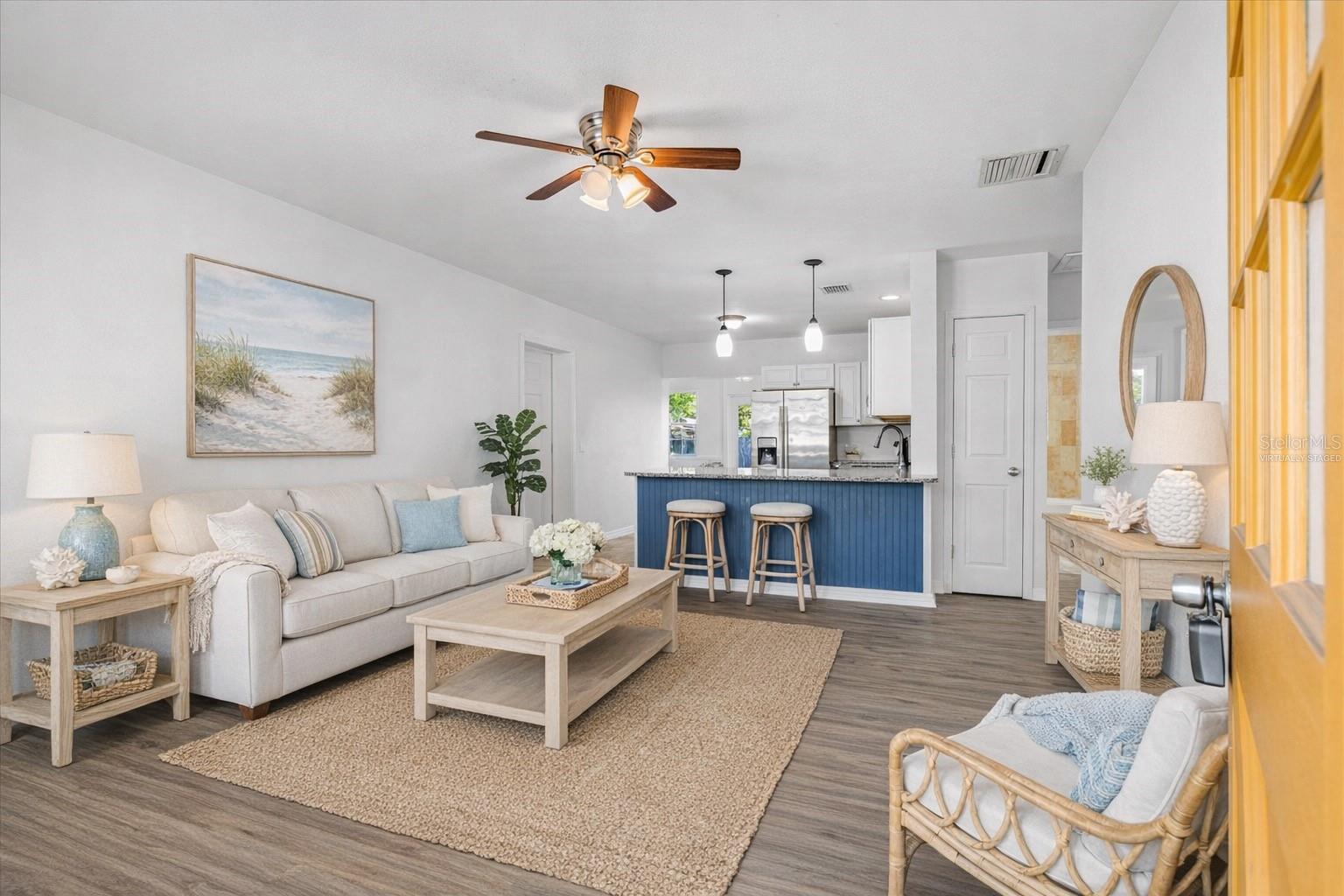 Listing photo id 0 for 5911 Olive Avenue