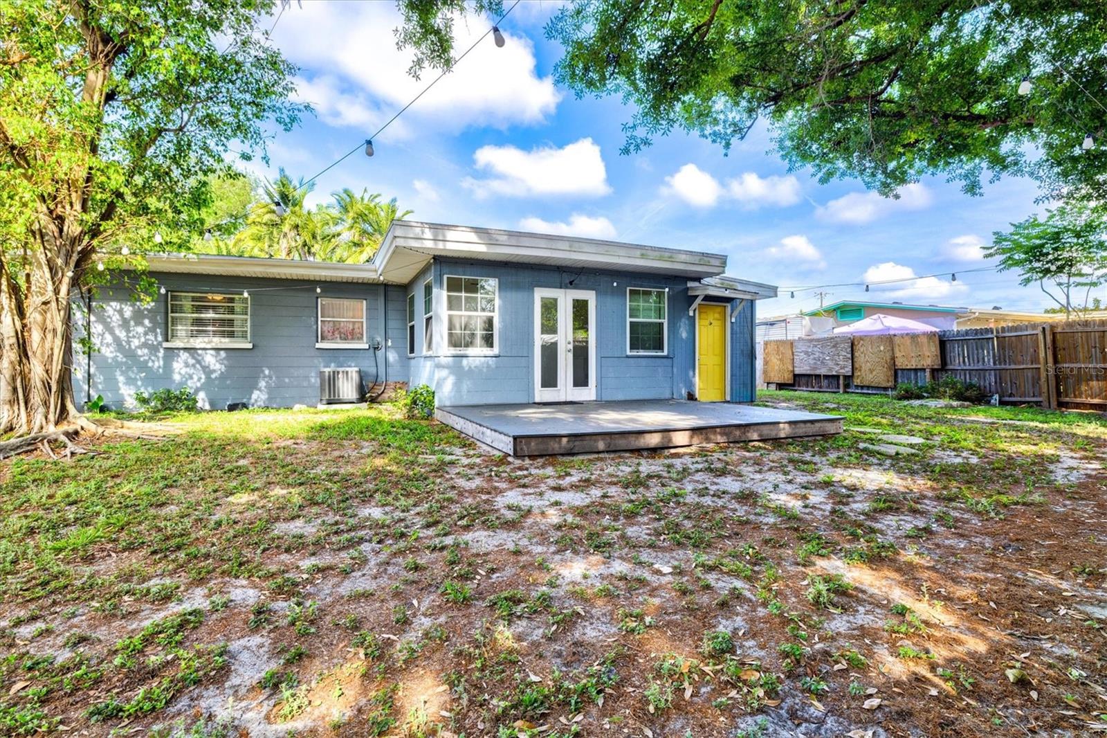 Listing photo id 23 for 5911 Olive Avenue