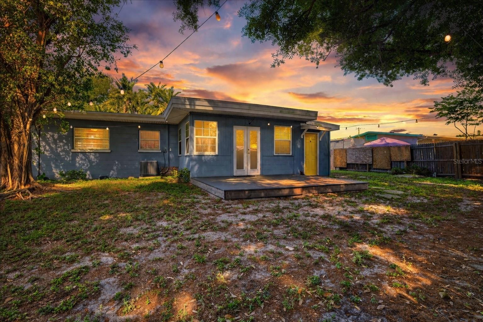 Listing photo id 24 for 5911 Olive Avenue