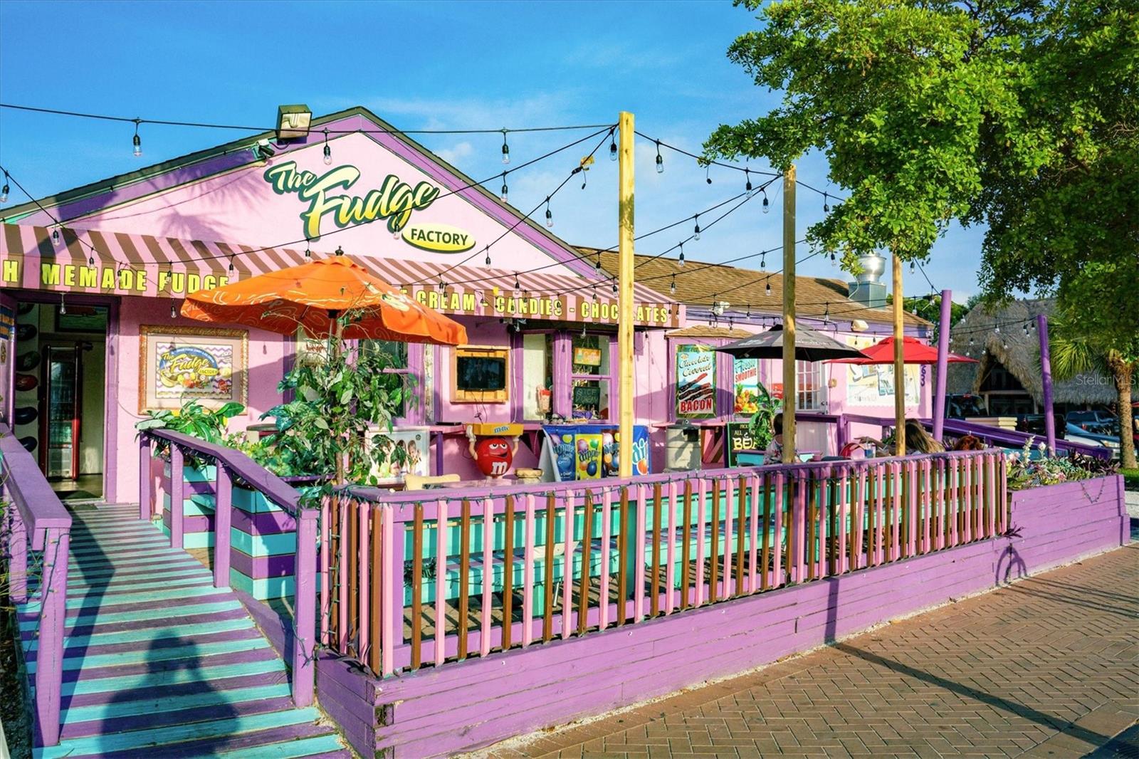 Listing photo id 44 for 5911 Olive Avenue