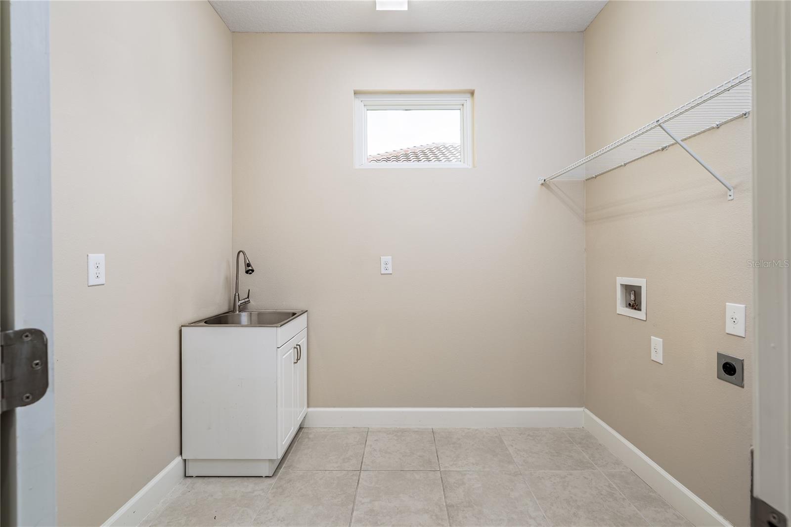 Image 18 of 46 For 10413 Highland Park Place