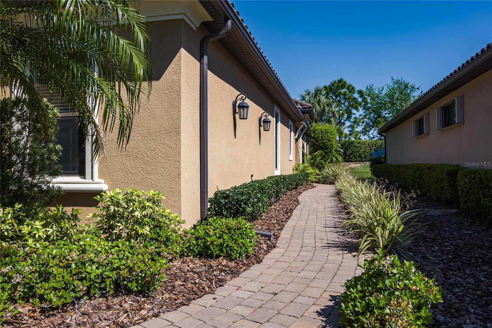 Image 23 of 46 For 10413 Highland Park Place