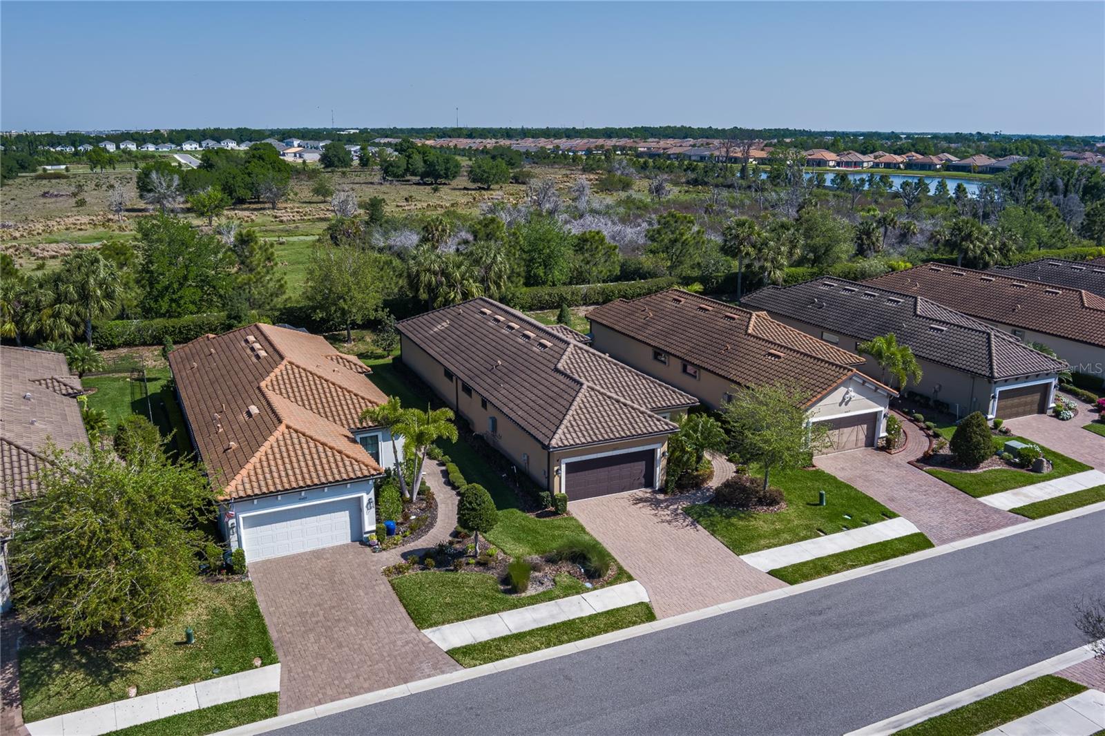 Image 28 of 46 For 10413 Highland Park Place